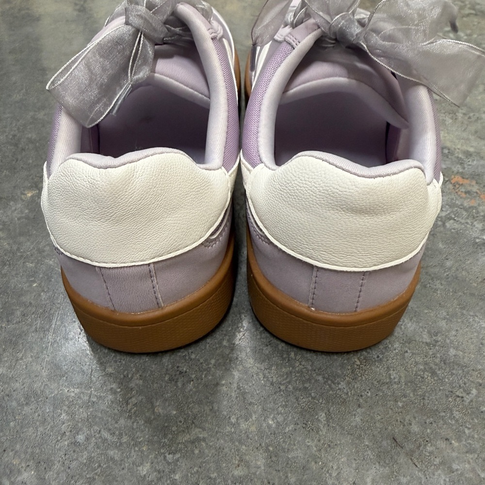 NWT Dolce Vita Women's Lavender Purple Sneakers With White Detail 6.5 - Picture 4 of 6